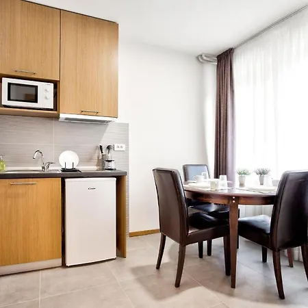 Booking Apartments Apartment *